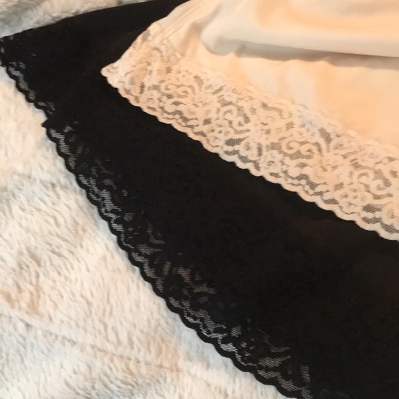 Set of two Spanx body shaping undershirts - Picture 2 of 4